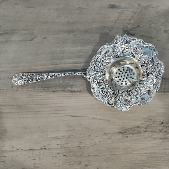 Godinger Silverplate Over Cup Tea Strainer Olde Bouquet Floral Pattern Vintage - Picture 2 of 15